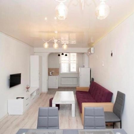 Excellent Apartment In The Republic Square Pushkin 3 Γιερεβάν Εξωτερικό φωτογραφία